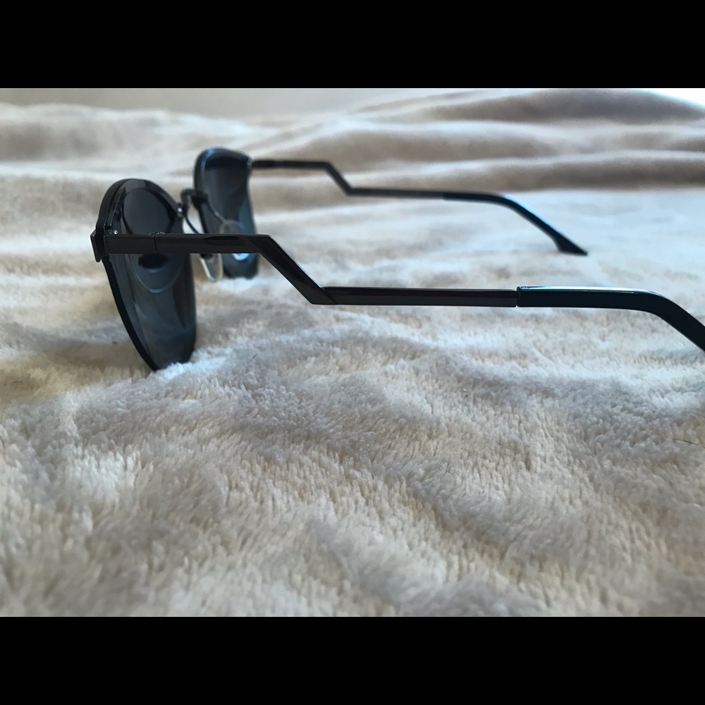 Trendy Sunnies !